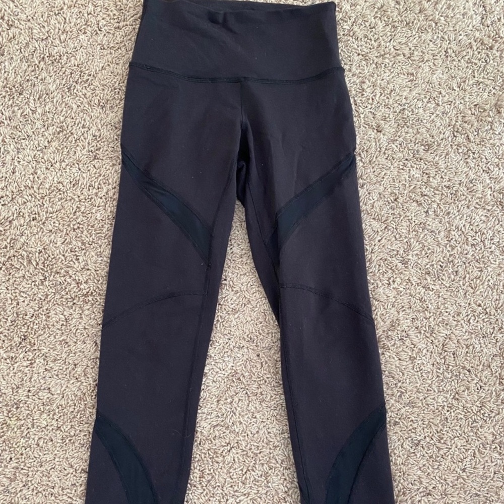 Lululemon 25 inch inseam leggings with mesh